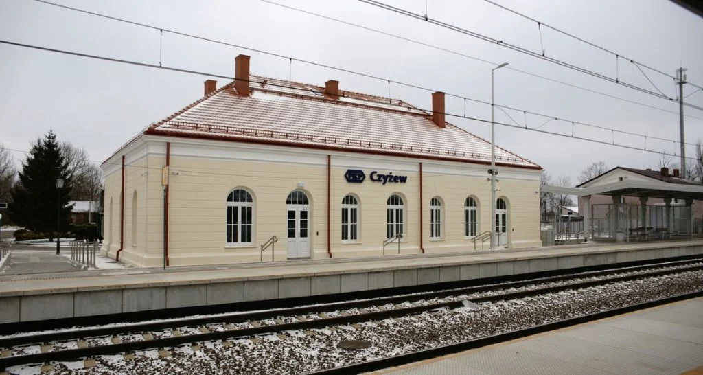 Dworzec kolejowy — Czyżew — realizacja ELEKTROVOLT